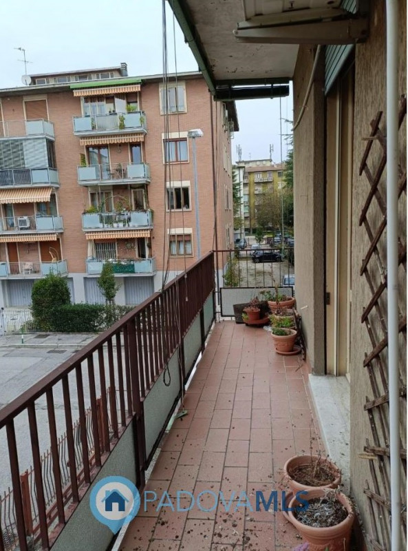 Immagine 6 di Appartamento in vendita  in Via Giovanni Pascoli a Padova