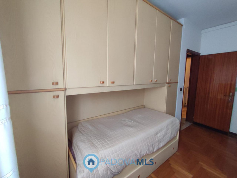 Immagine 8 di Appartamento in vendita  in Via Giovanni Pascoli a Padova