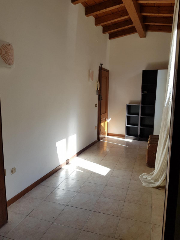 Immagine 2 di Appartamento in affitto  in Strada XXII Luglio, 45 a Parma