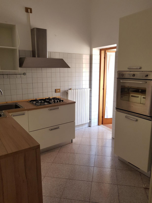 Immagine 3 di Appartamento in affitto  in Strada XXII Luglio, 45 a Parma