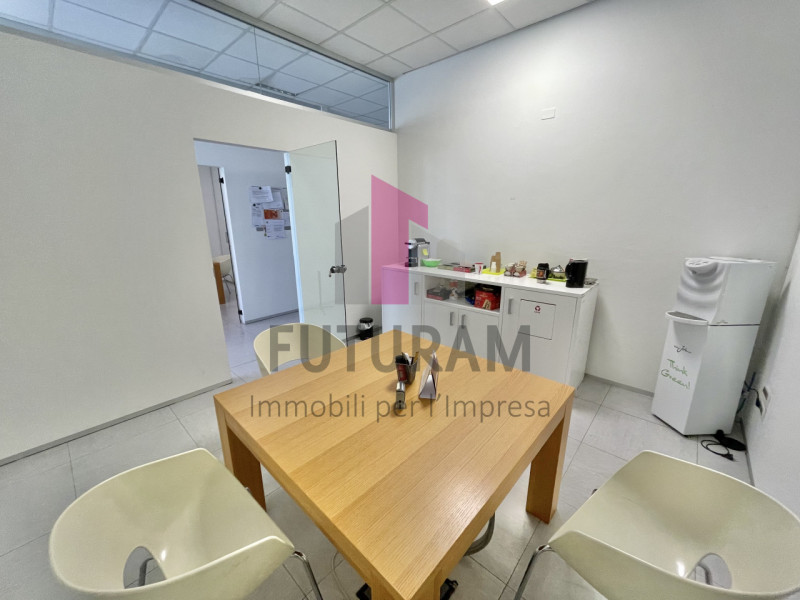 Foto annuncio 24