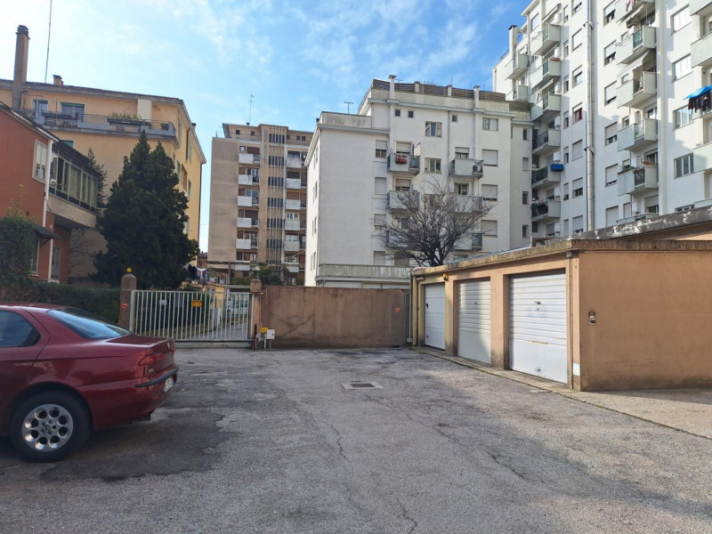 Foto annuncio 24
