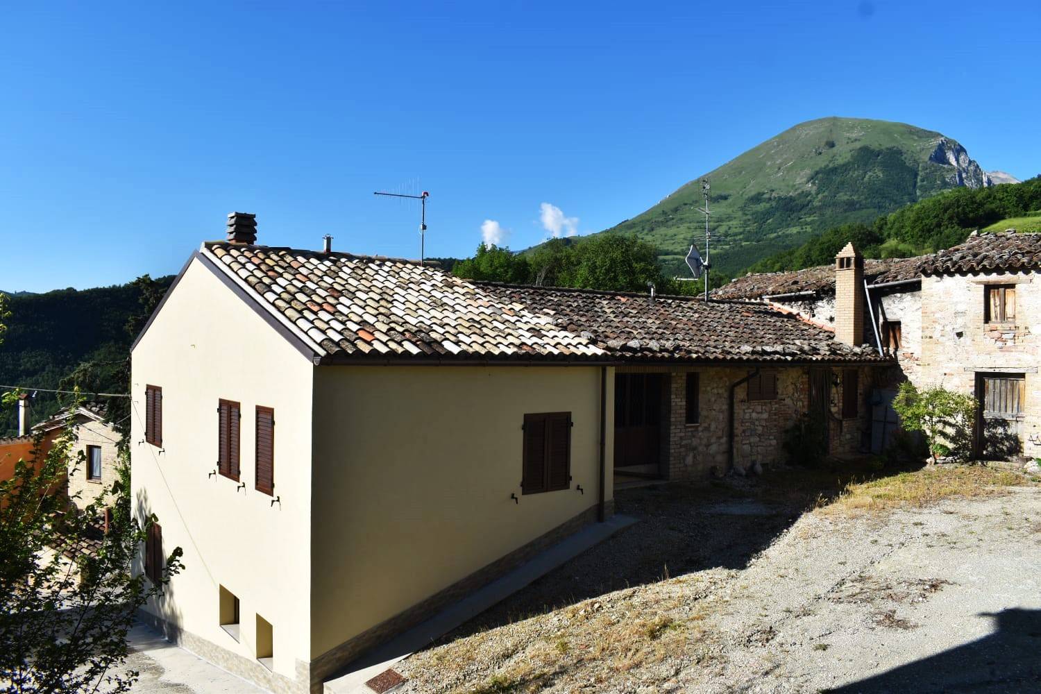 Immagine 16 di Casa indipendente in vendita  in vetice a Montefortino