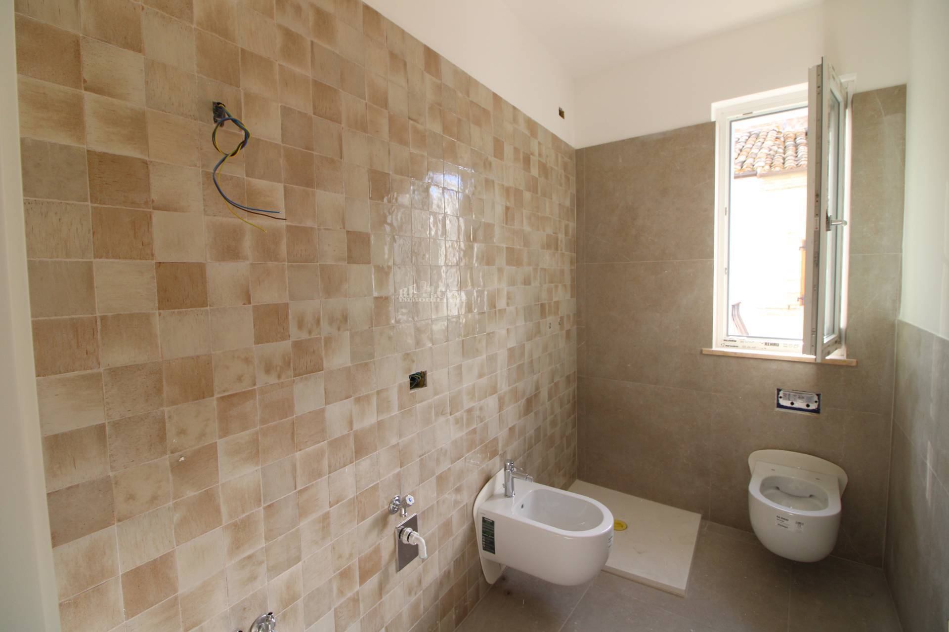 Immagine 28 di Appartamento in vendita  in Via cairoli 95 a Grottammare