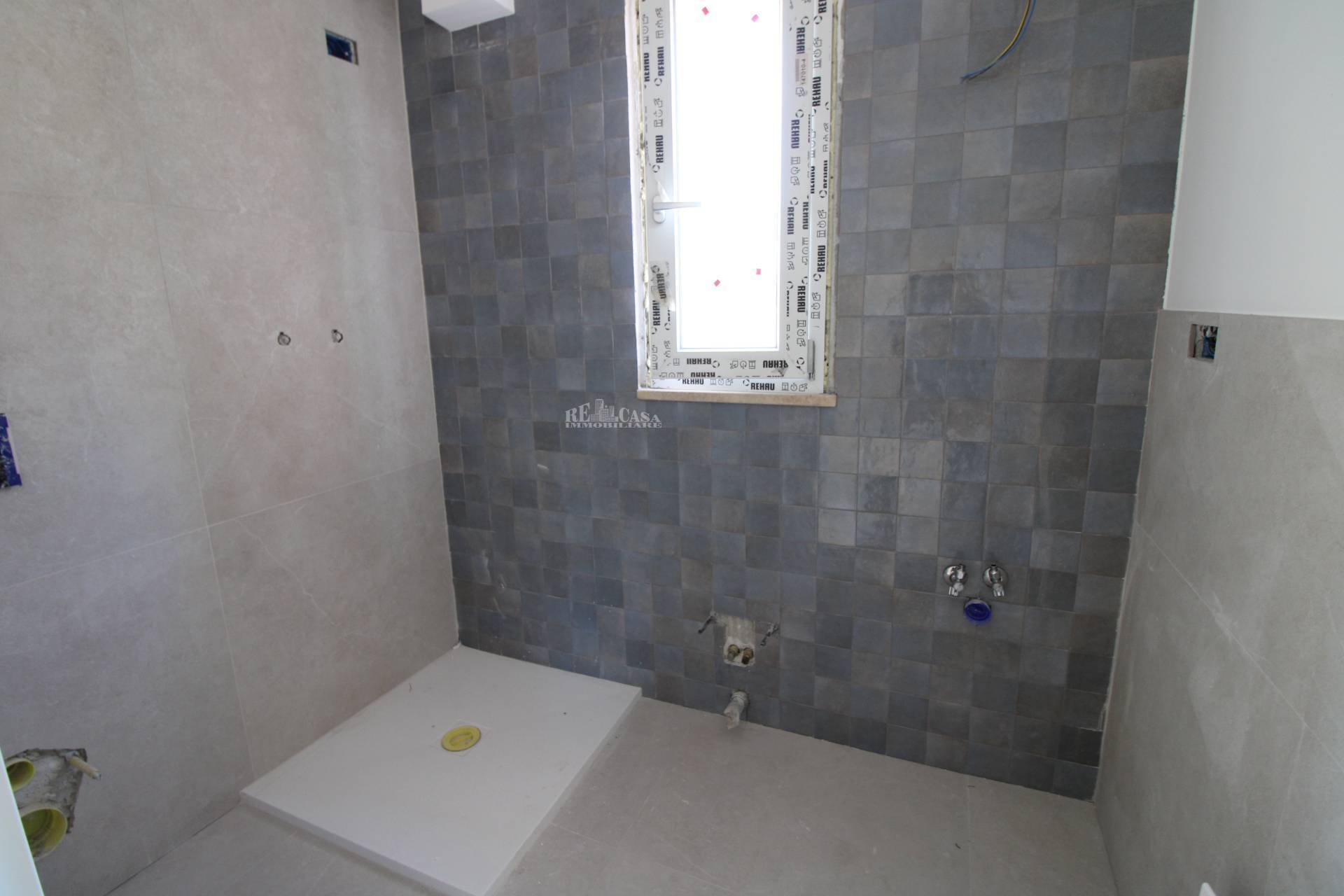 Immagine 50 di Appartamento in vendita  in Via cairoli 95 a Grottammare