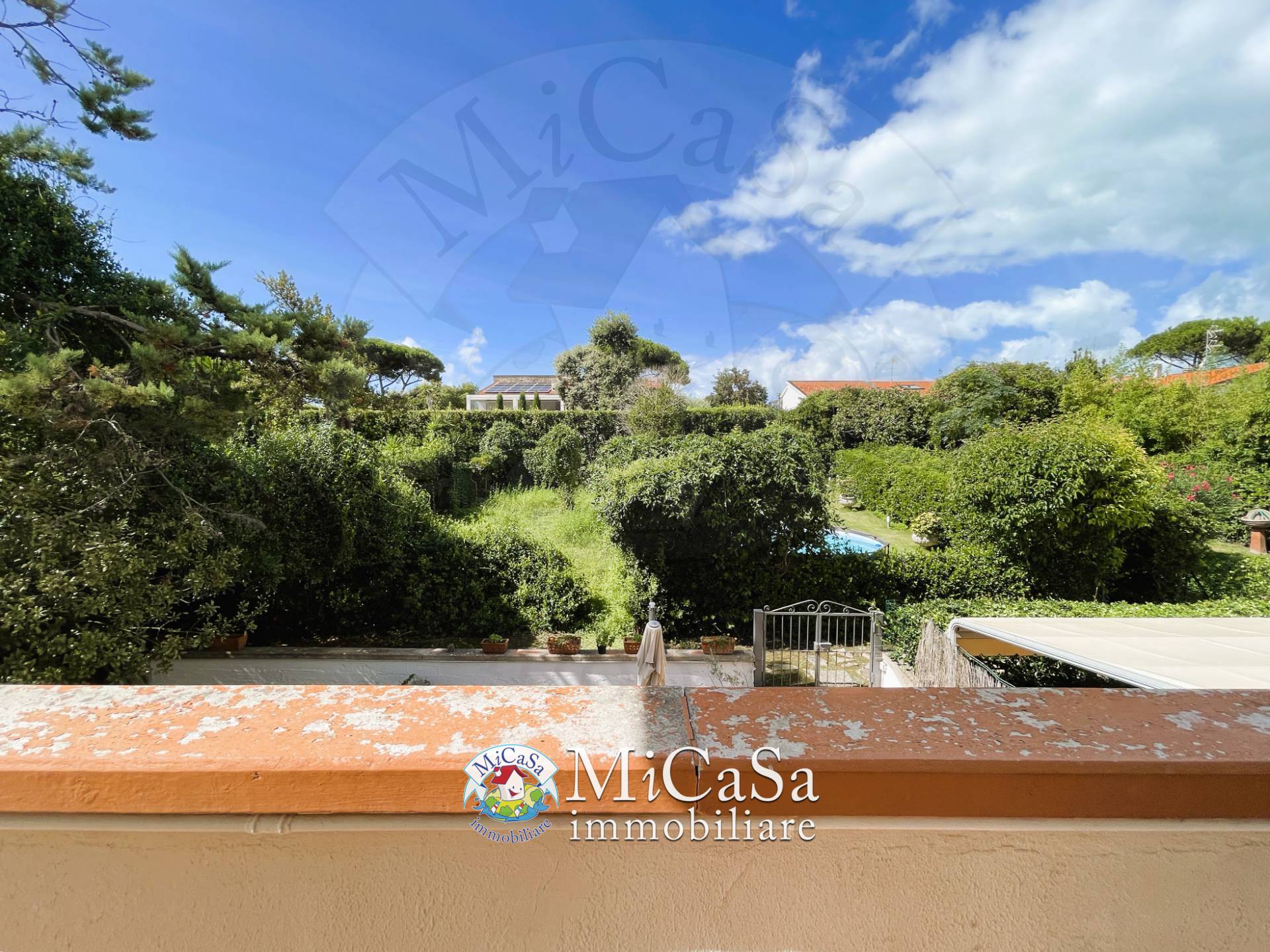 Immagine 11 di Appartamento in vendita  in Via Delle Salvie 14 a Pisa