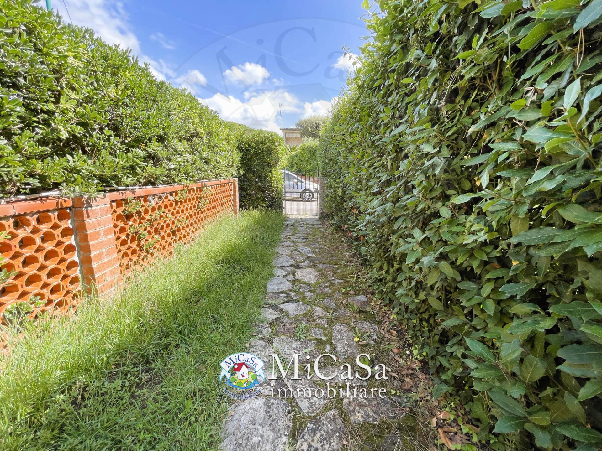 Immagine 23 di Appartamento in vendita  in Via Delle Salvie 14 a Pisa