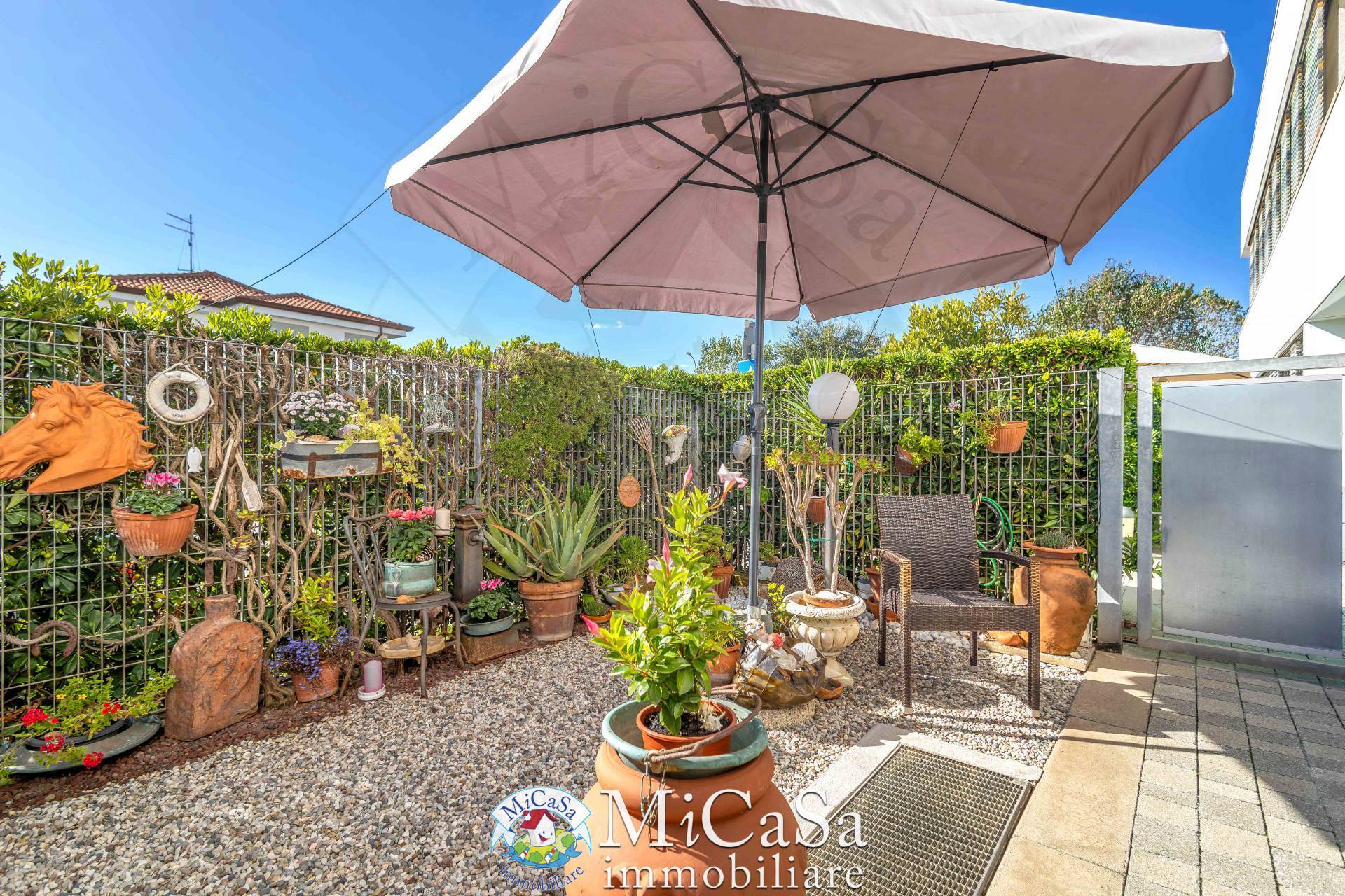 Immagine 20 di Appartamento in vendita  in Via Delle Mimose 1 a Pisa