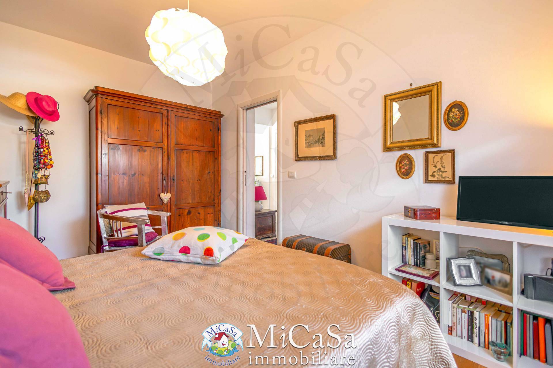 Immagine 13 di Appartamento in vendita  in Via Delle Mimose 1 a Pisa