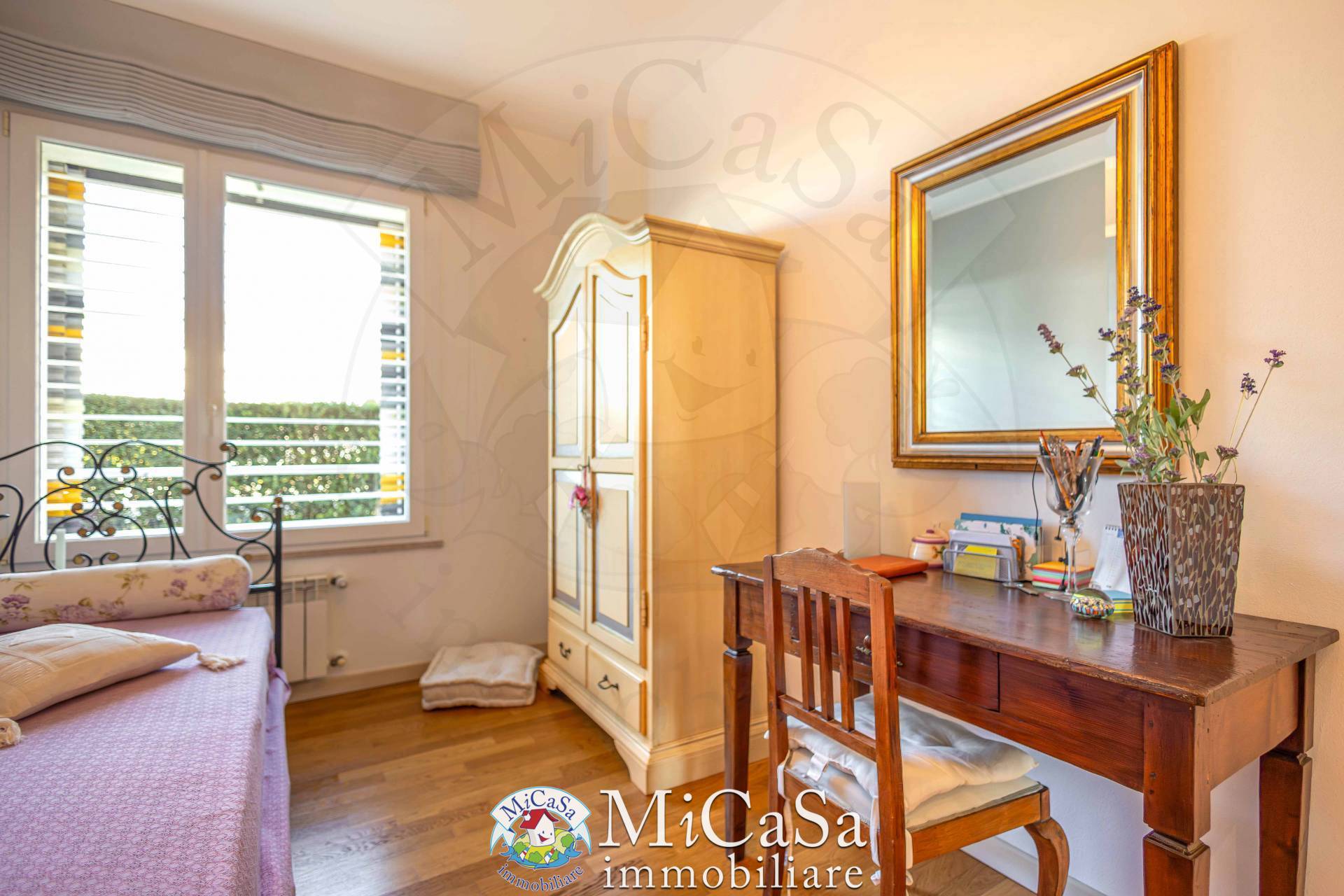 Immagine 15 di Appartamento in vendita  in Via Delle Mimose 1 a Pisa