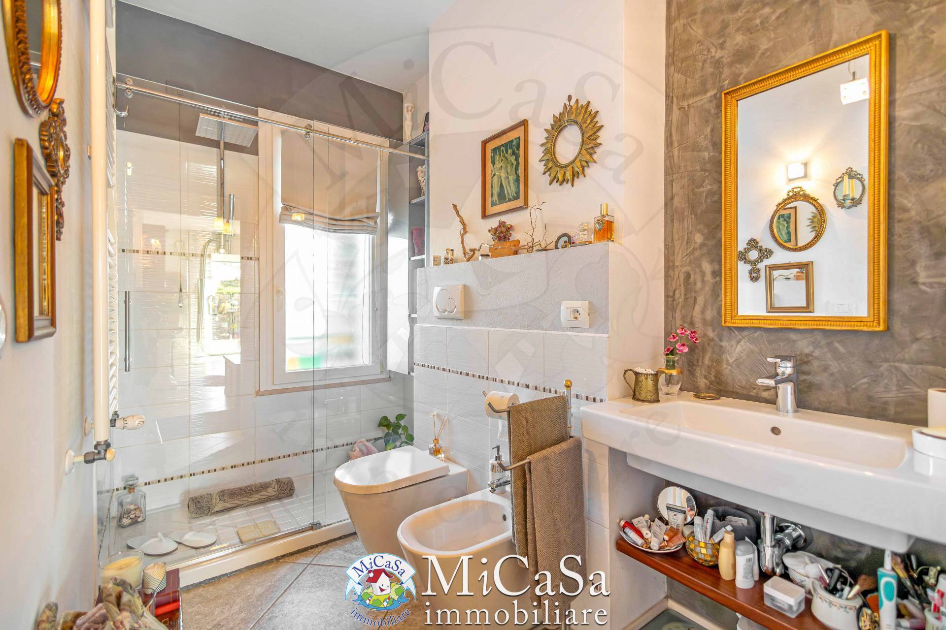 Immagine 17 di Appartamento in vendita  in Via Delle Mimose 1 a Pisa