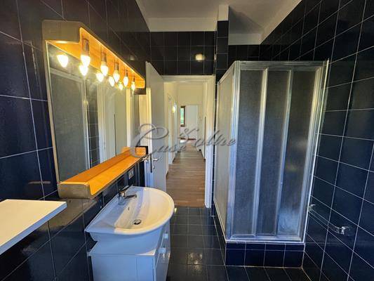 Immagine 15 di Appartamento in vendita  in Via Monteverde a Como