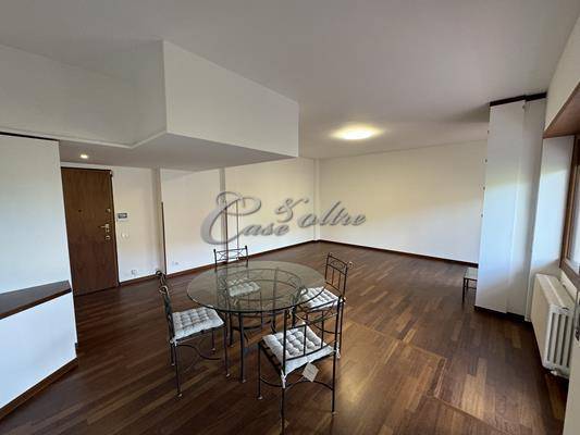 Immagine 9 di Appartamento in vendita  in Via Monteverde a Como