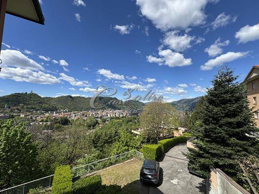 Immagine 3 di Appartamento in vendita  in Via Monteverde a Como