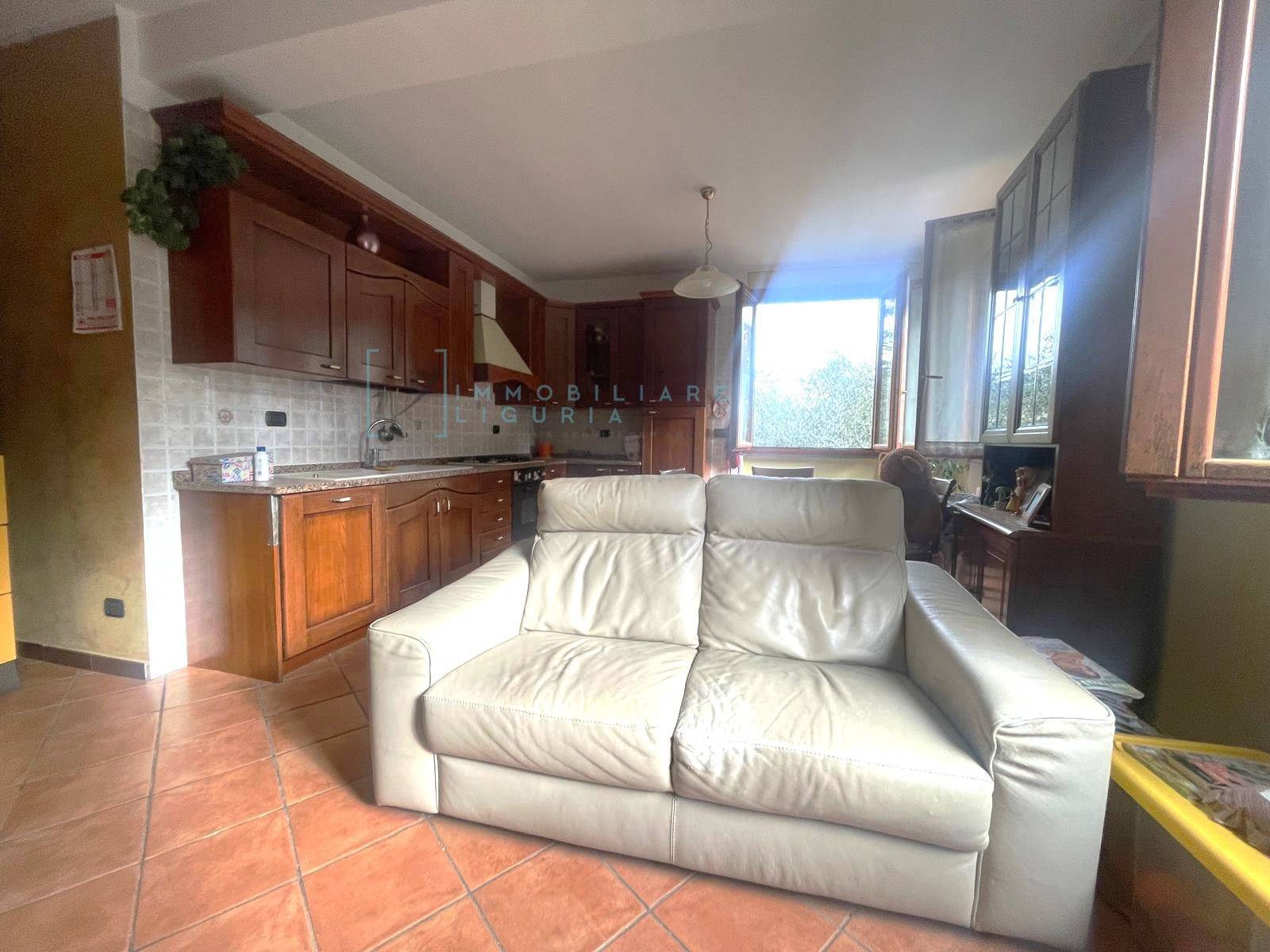 Immagine 8 di Appartamento in vendita  in Via Al frantoio a Vessalico