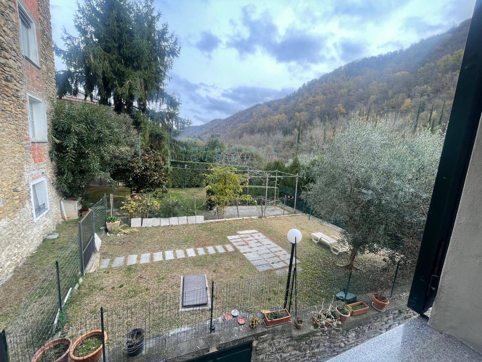 Immagine 14 di Appartamento in vendita  in Via Al frantoio a Vessalico