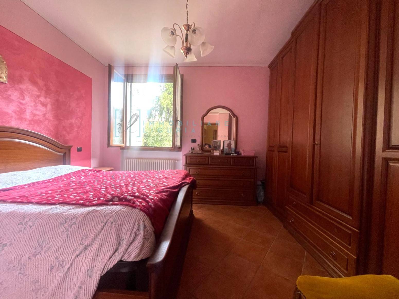 Immagine 19 di Appartamento in vendita  in Via Al frantoio a Vessalico