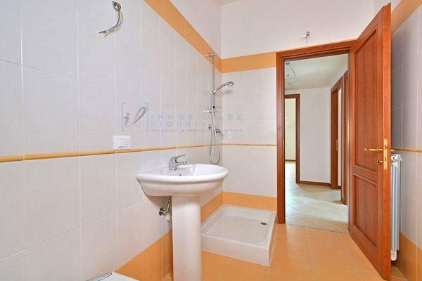 Immagine 12 di Appartamento in vendita  in Frazione Coasco-Marinaverde a Villanova D'albenga