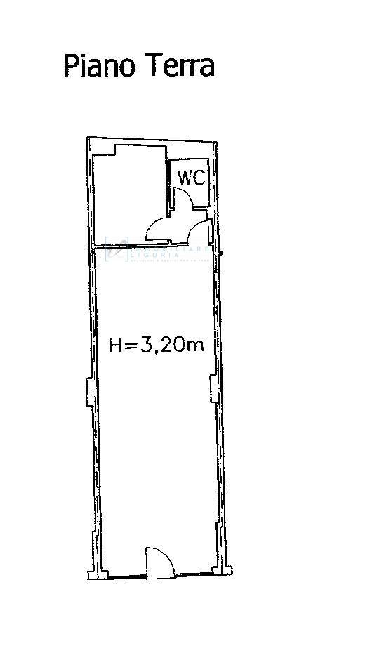 Immagine 26 di Locale commerciale in vendita  in Via Martiri della Libertà a Albenga