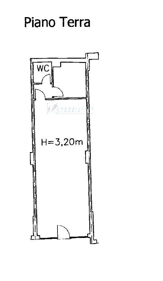 Immagine 27 di Locale commerciale in vendita  in Via Martiri della Libertà a Albenga