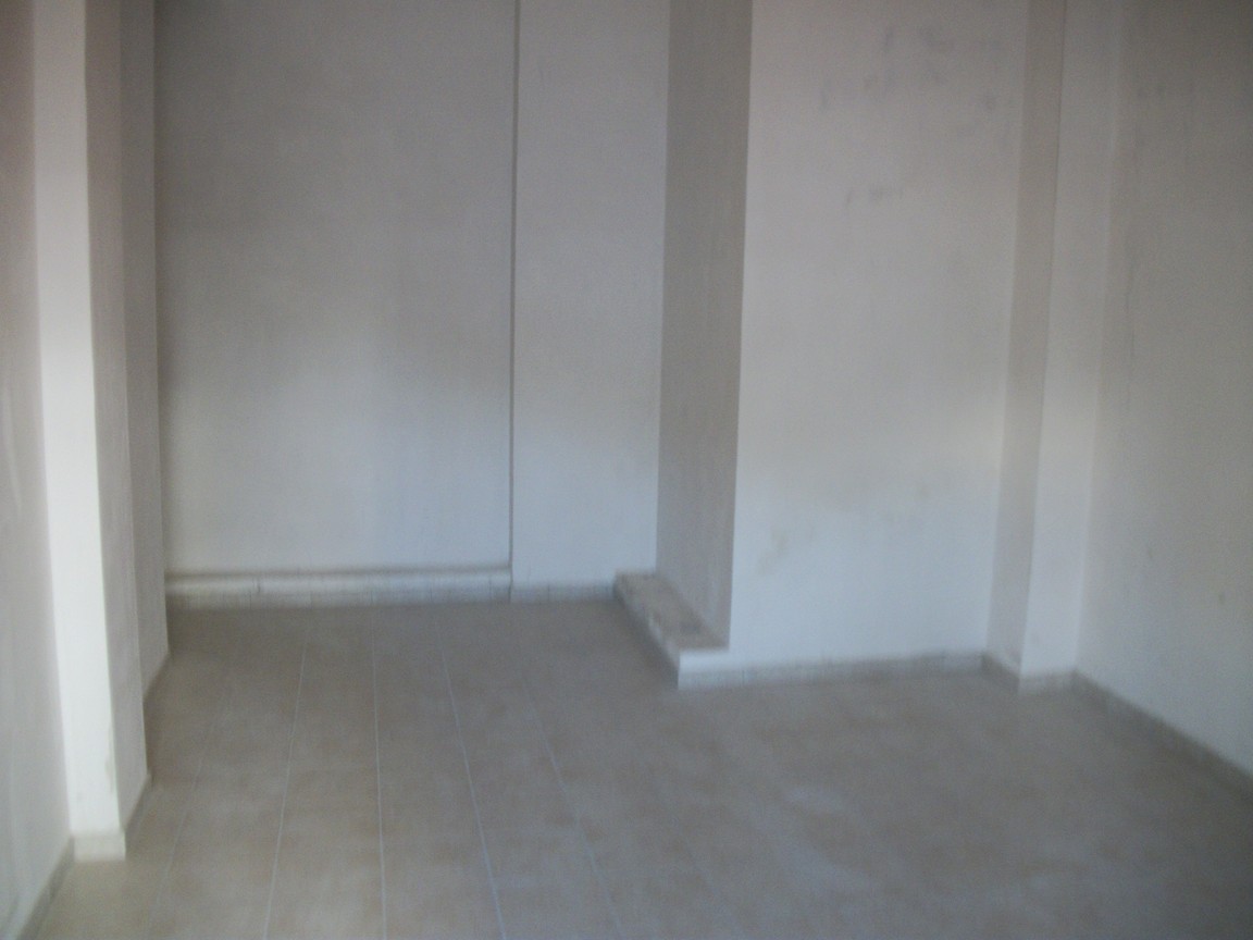 Immagine 6 di Negozio in vendita  in via Carlo Citerni a Roma