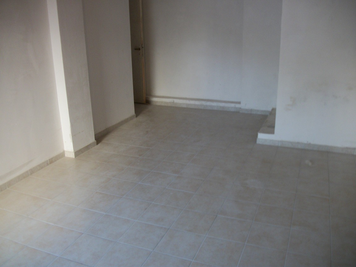 Immagine 8 di Negozio in vendita  in via Carlo Citerni a Roma