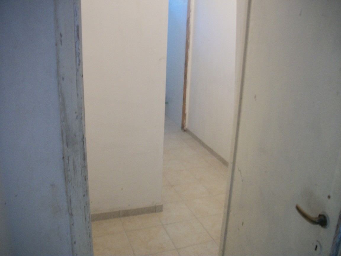 Immagine 10 di Negozio in vendita  in via Carlo Citerni a Roma