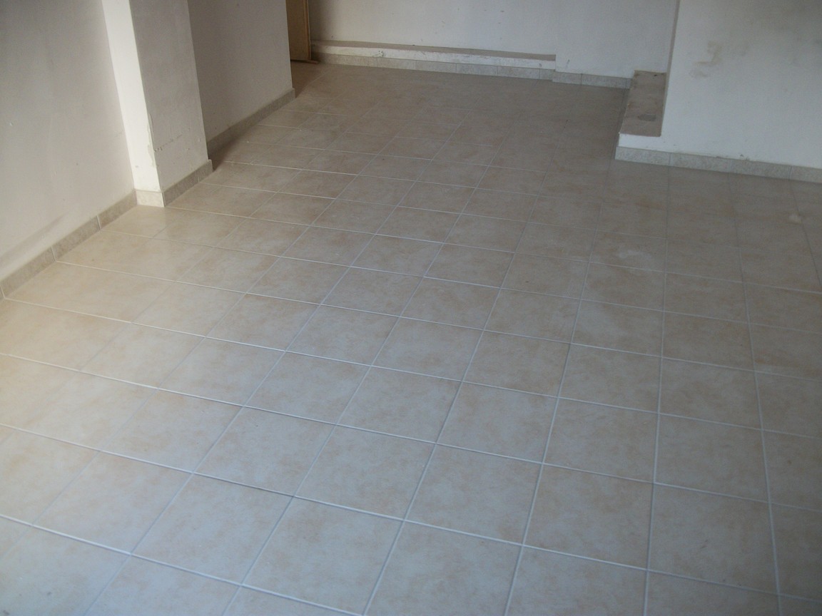 Immagine 1 di Negozio in vendita  in via Carlo Citerni a Roma