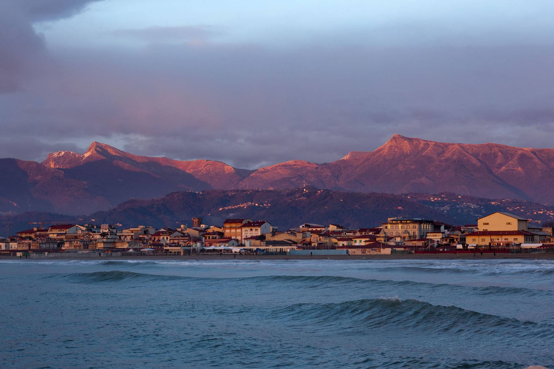 Immagine 5 di Appartamento in vendita  in via palestrina 55 a Viareggio