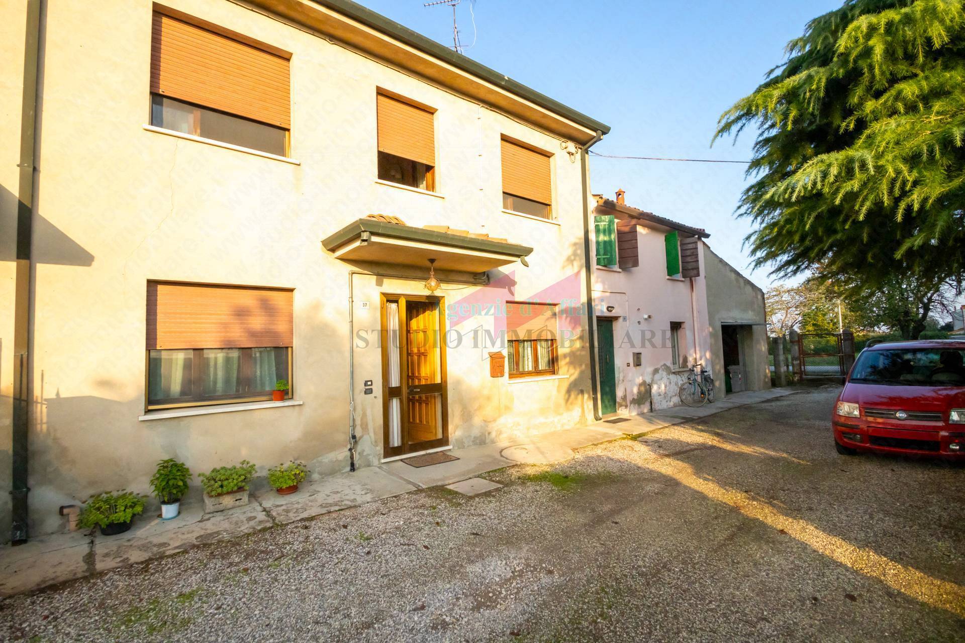 Immagine 1 di Casa semindipendente in vendita  in Via Matteotti 29 a Calto