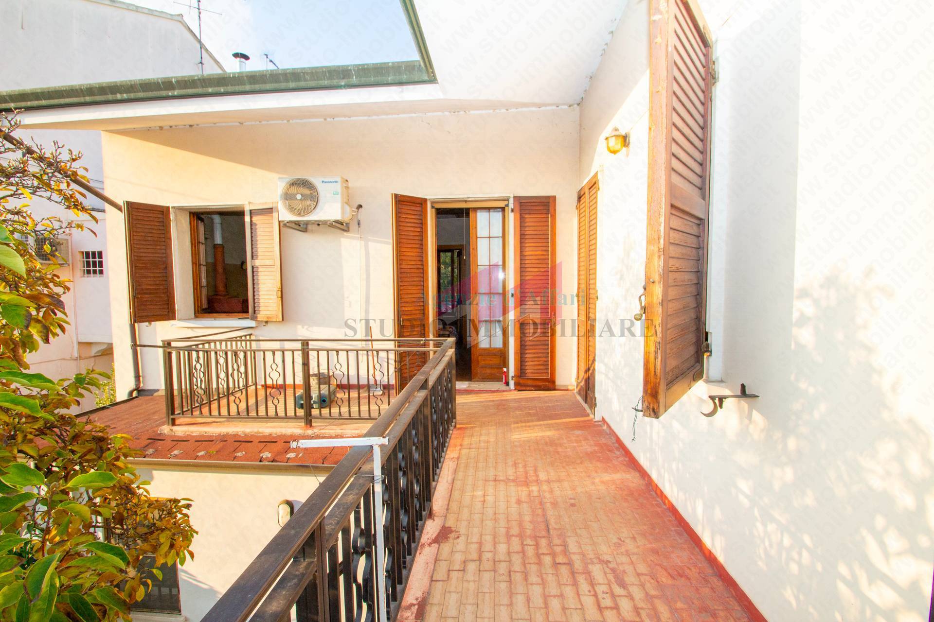 Immagine 1 di Casa semindipendente in vendita  in via Vittorio Emanuele II 75 a Bergantino