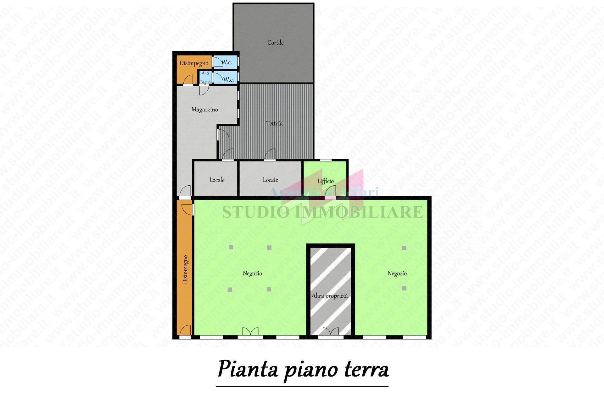 Immagine 2 di Negozio in vendita  in Piazza Garibaldi 10 a Ostiglia