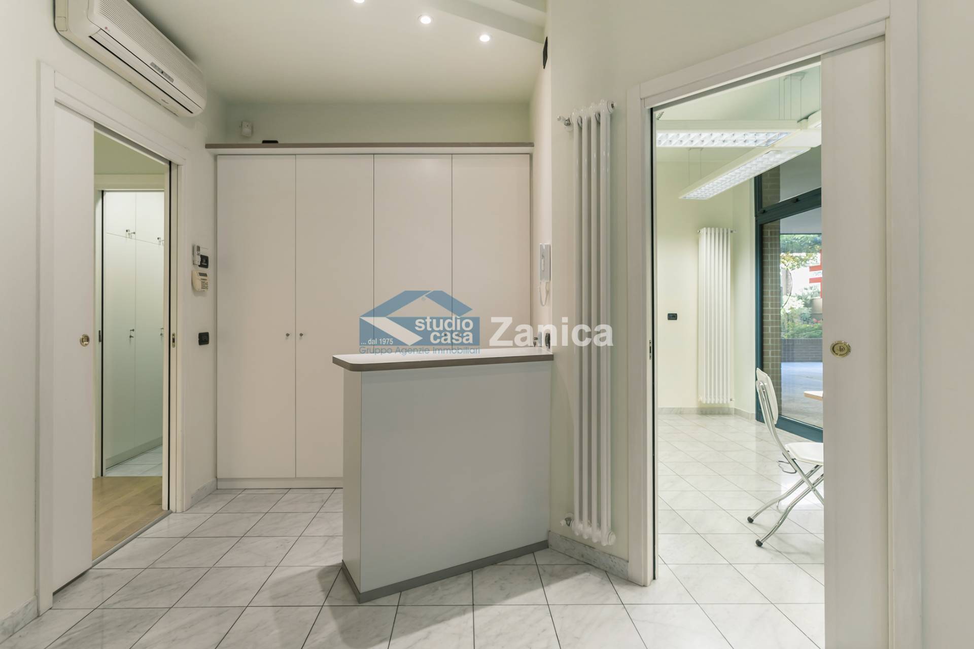 Immagine 8 di Negozio in vendita  in Via Andrea Previtali a Bergamo