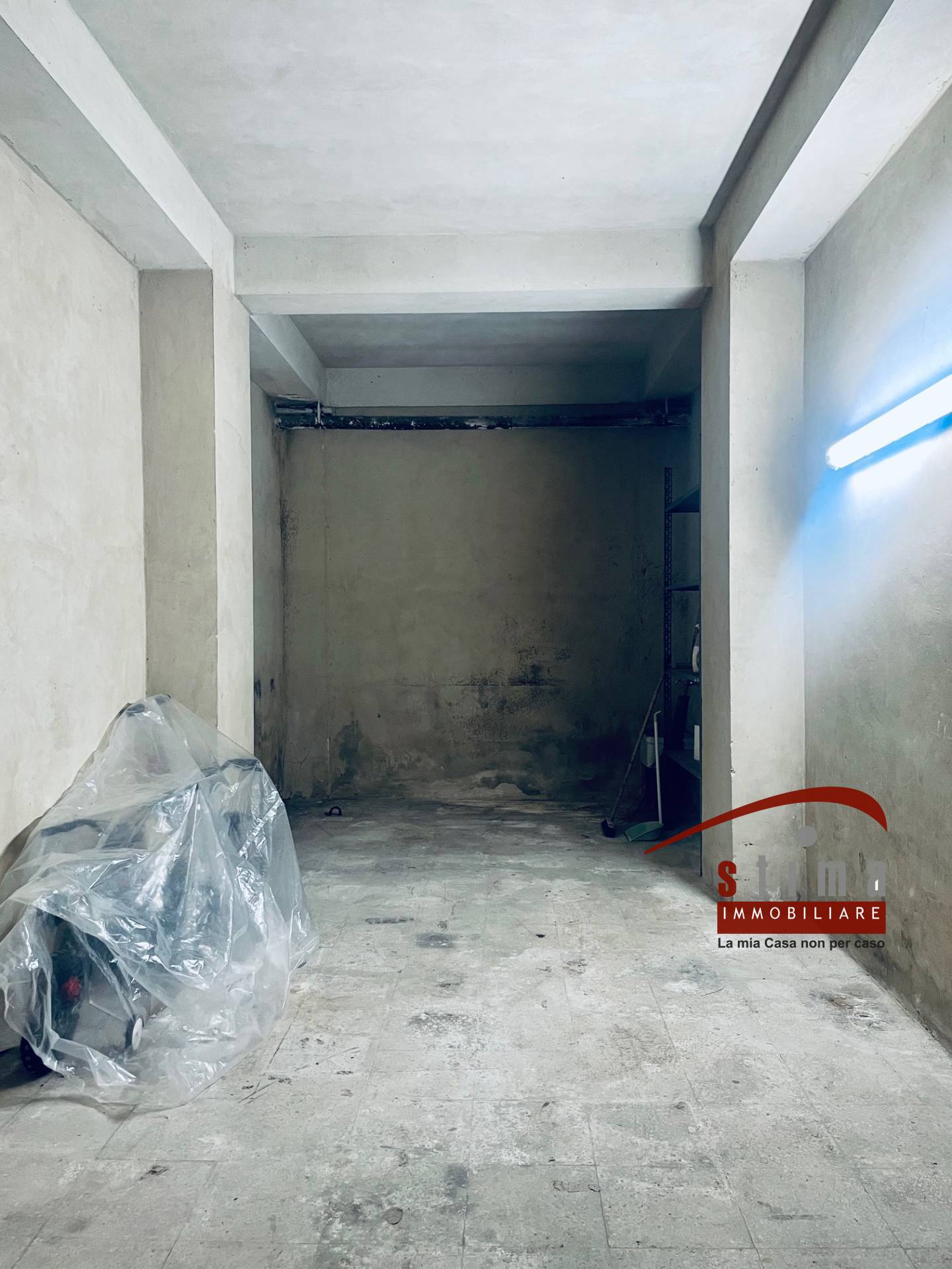 Immagine 4 di Magazzino in vendita  in via barresi 9 a Siracusa