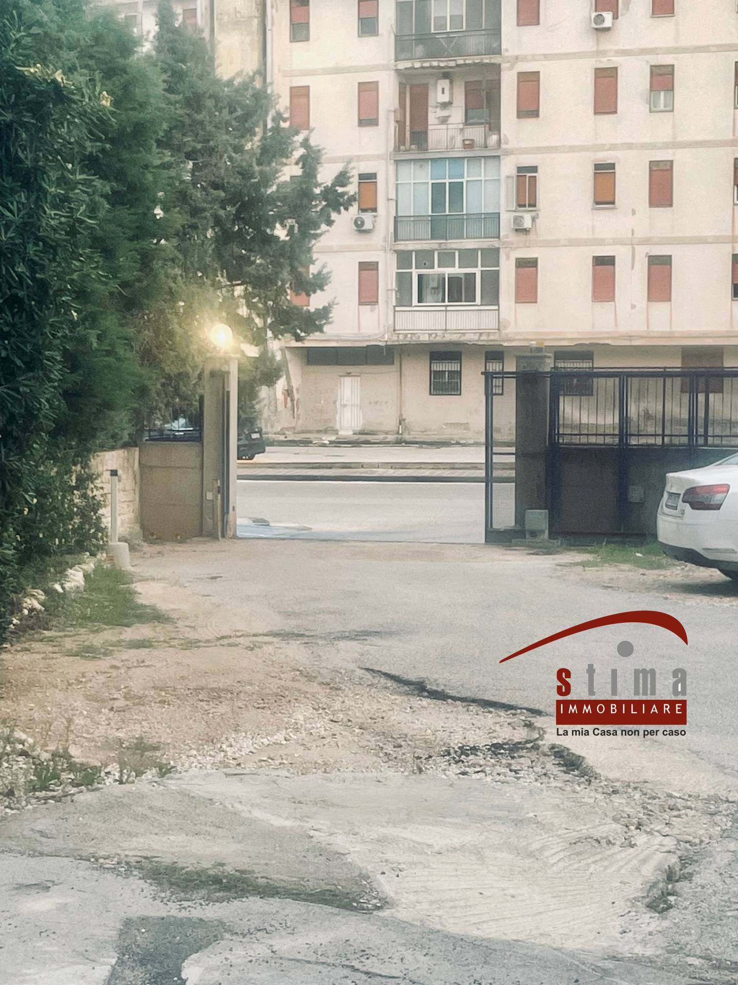 Immagine 8 di Magazzino in vendita  in via barresi 9 a Siracusa