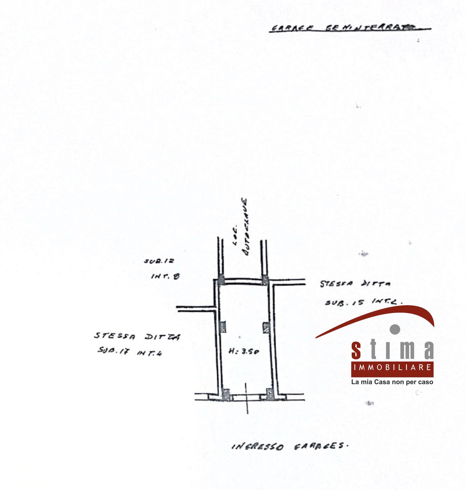 Immagine 9 di Magazzino in vendita  in via barresi 9 a Siracusa