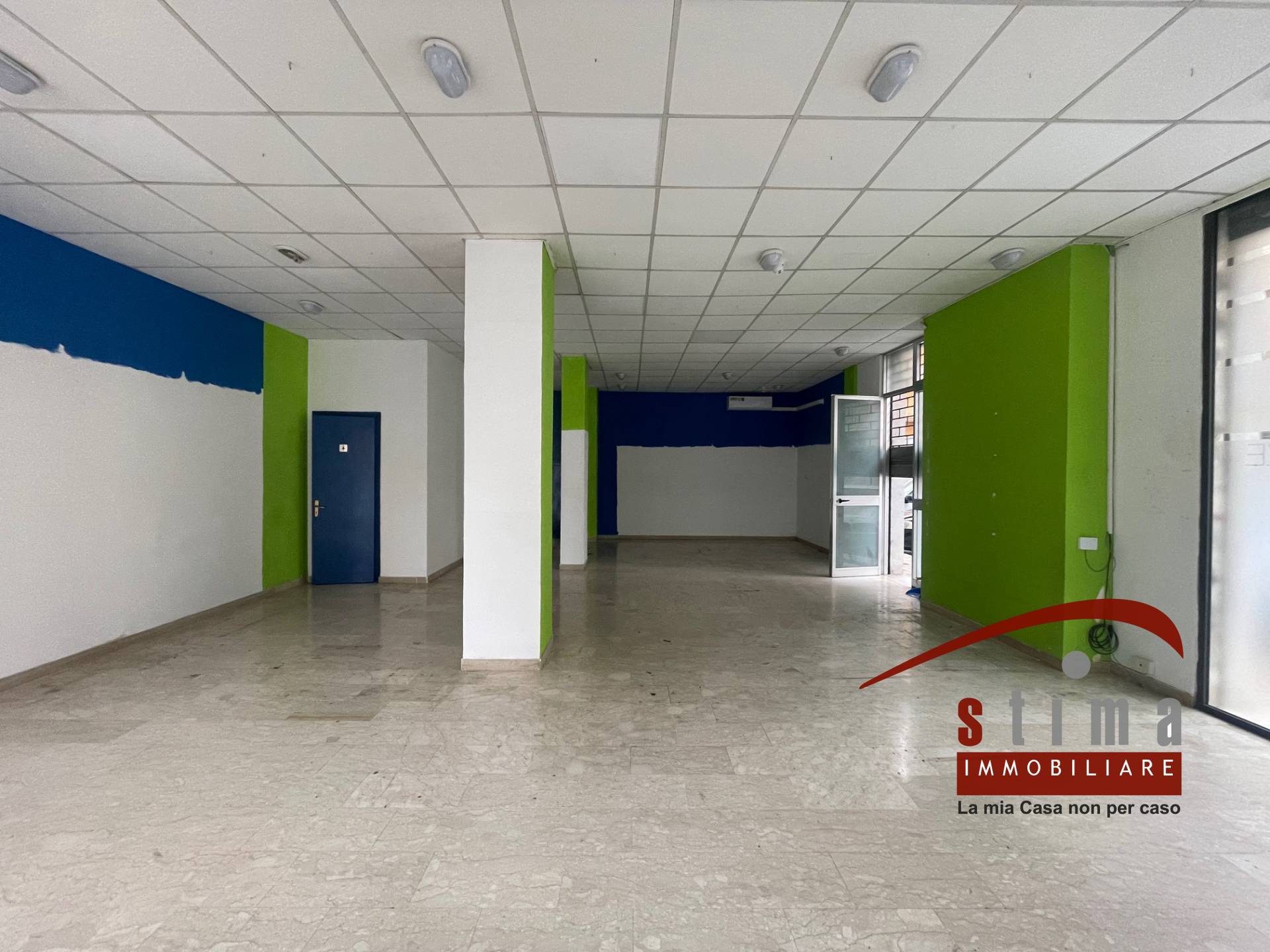 Immagine 19 di Locale commerciale in affitto  in via polibio 75 a Siracusa