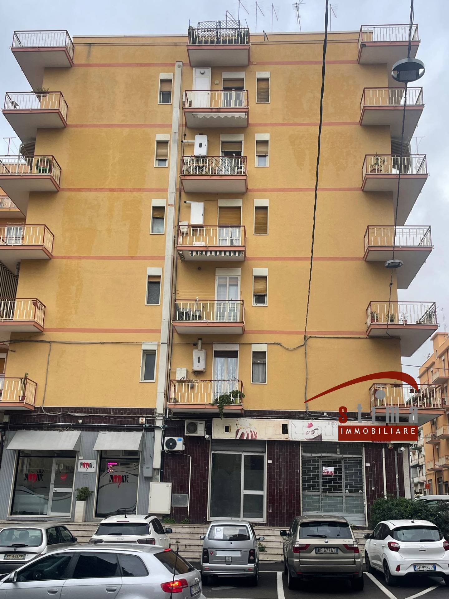 Immagine 23 di Locale commerciale in affitto  in via polibio 75 a Siracusa