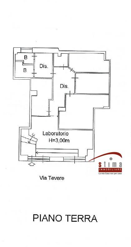 Immagine 13 di Locale commerciale in vendita  in via tevere 51 a Siracusa