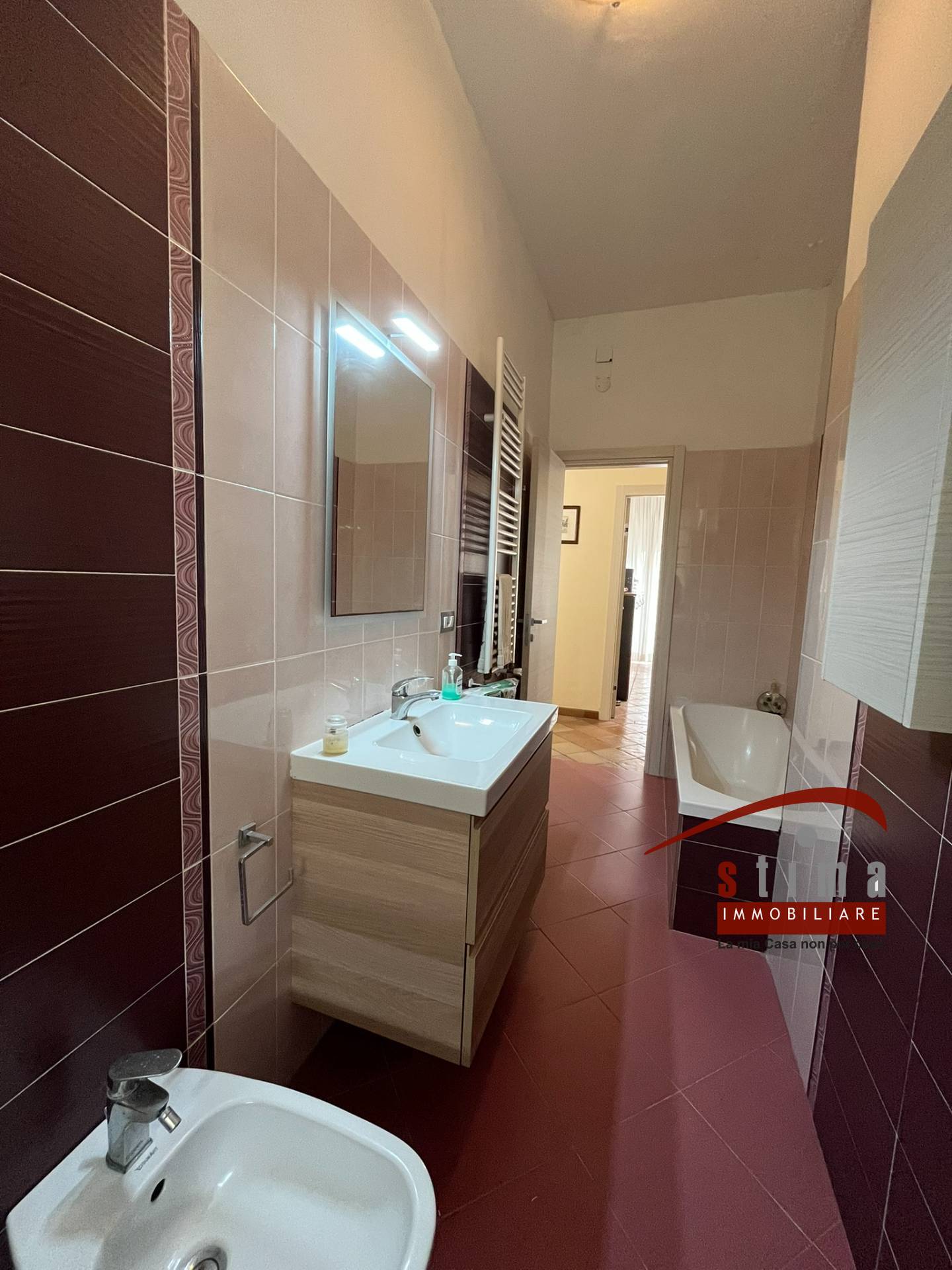 Immagine 5 di Appartamento in vendita  in via Tevere 10 a Siracusa