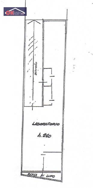 Immagine 15 di Laboratorio in vendita  in via Unità d'Italia a Verona