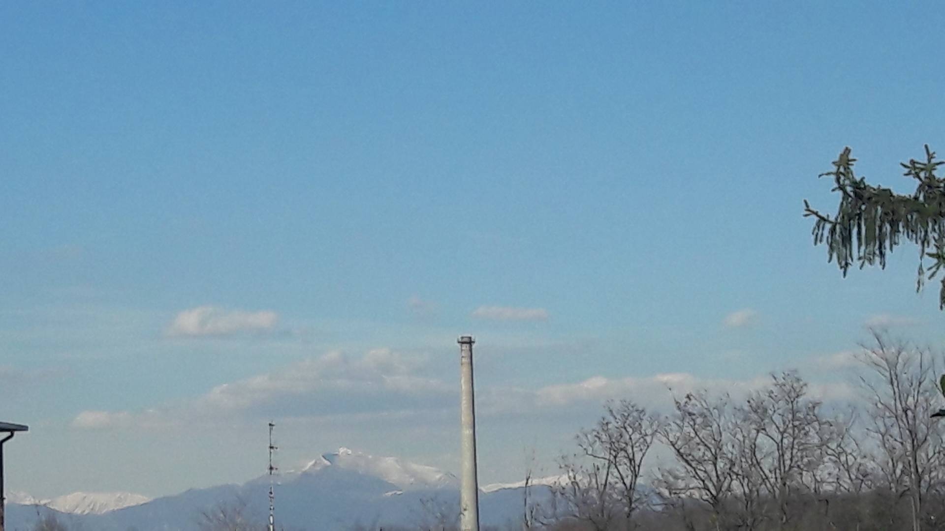 Immagine 22 di Villa in vendita  a Besano