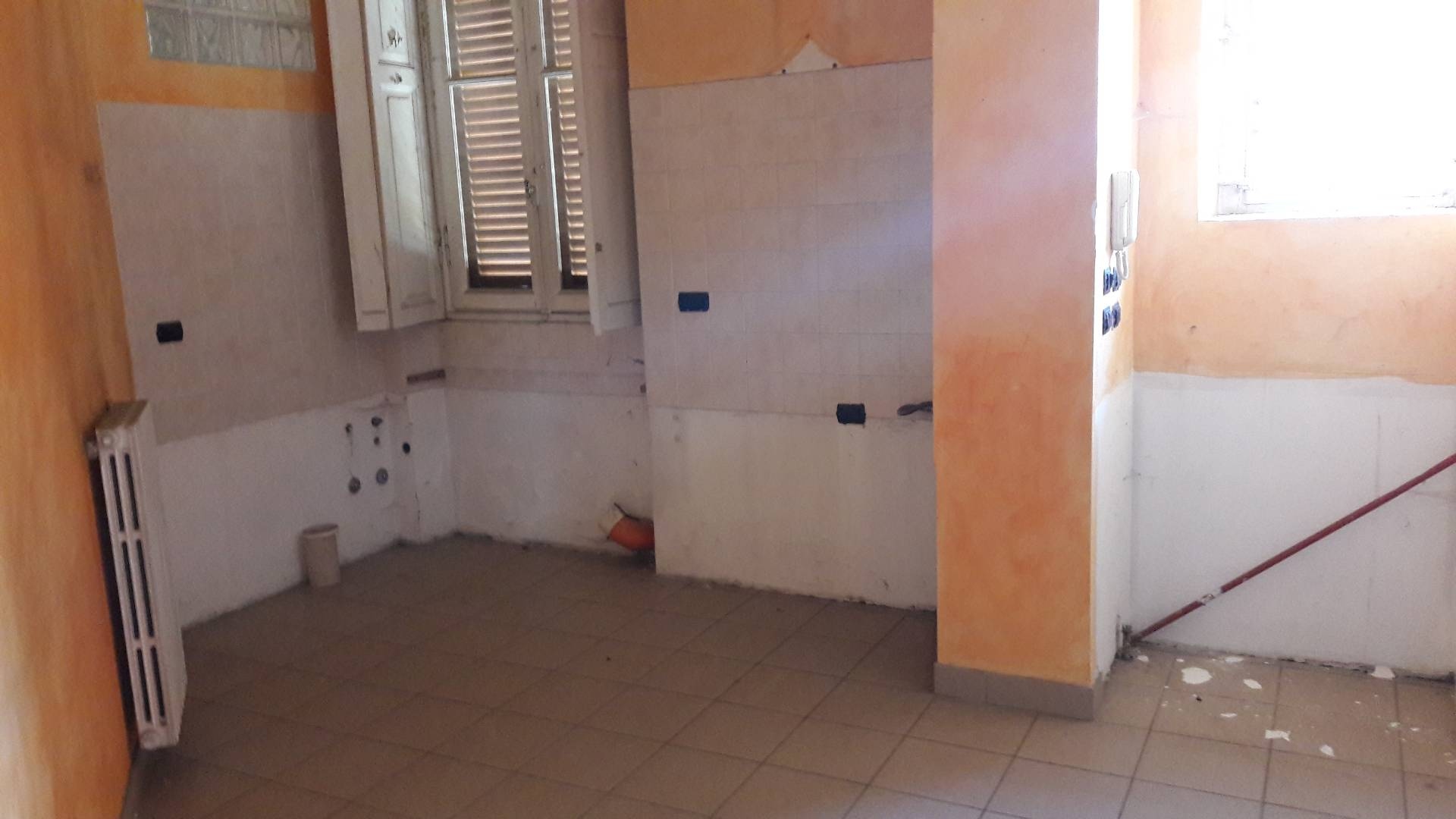 Immagine 17 di Villa in vendita  a Besano