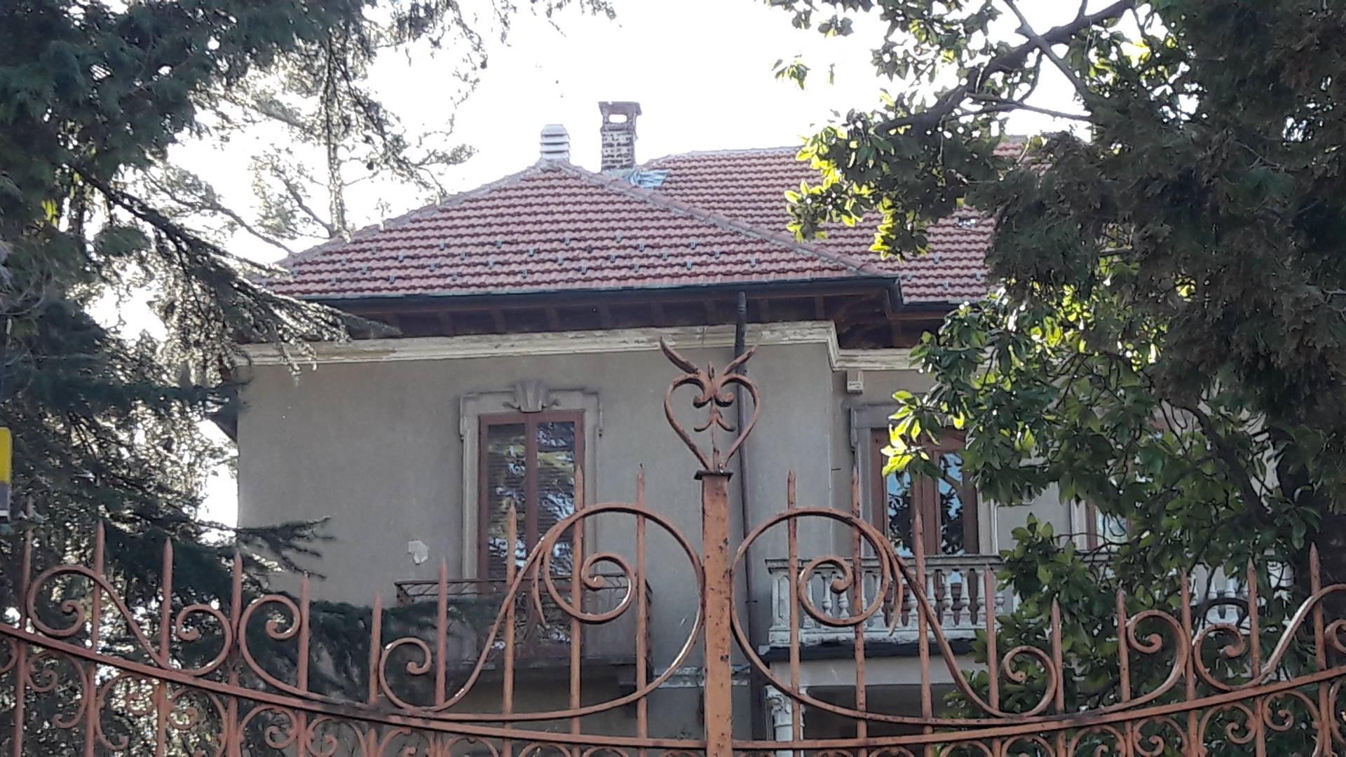 Immagine 25 di Villa in vendita  a Besano