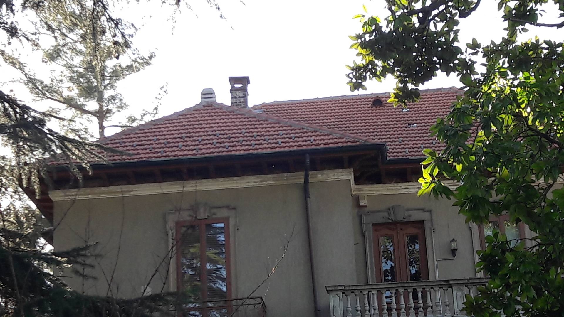 Immagine 2 di Villa in vendita  a Besano