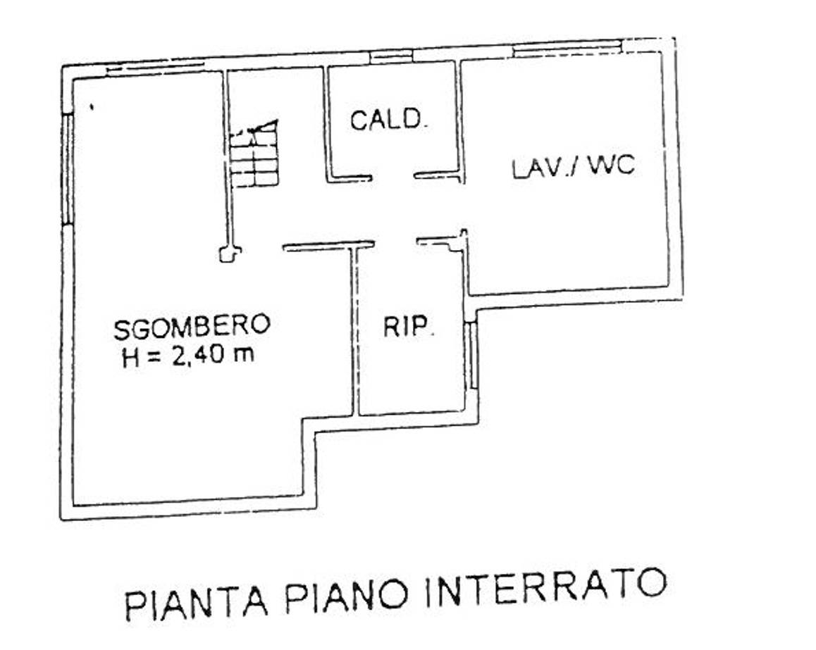 Immagine 44 di Villa in vendita  in Monte Grappa a Lonate Pozzolo