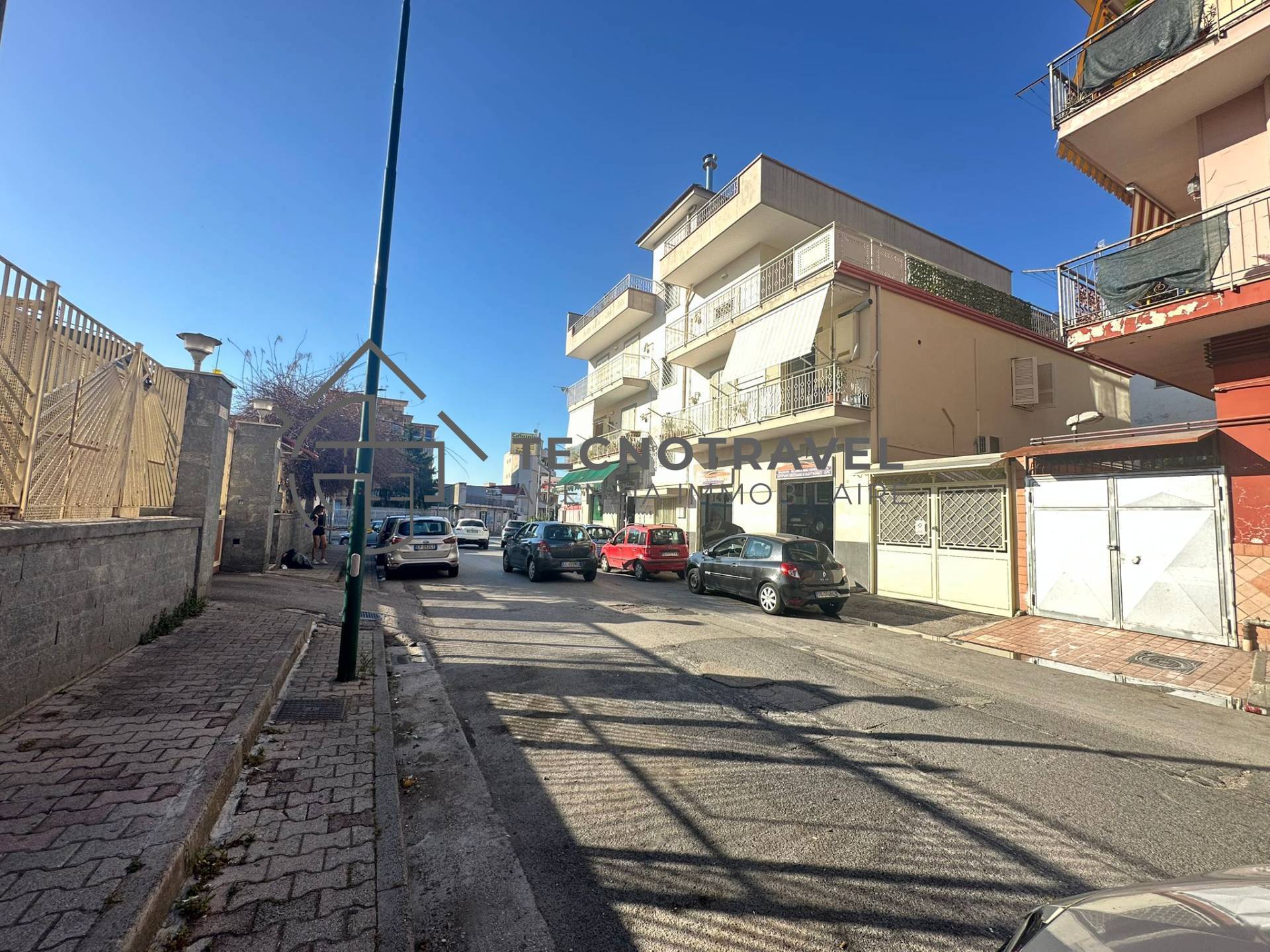 Immagine 1 di Locale commerciale in affitto  in via de santis 1 a Casoria