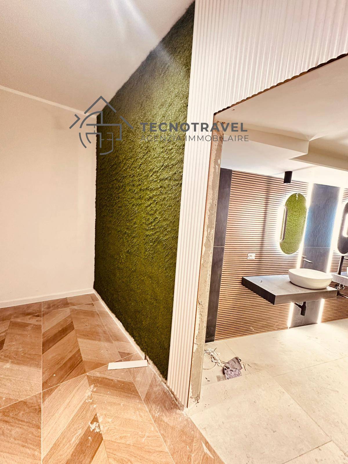 Immagine 13 di Appartamento in vendita  in via del parco carelli 42 a Napoli