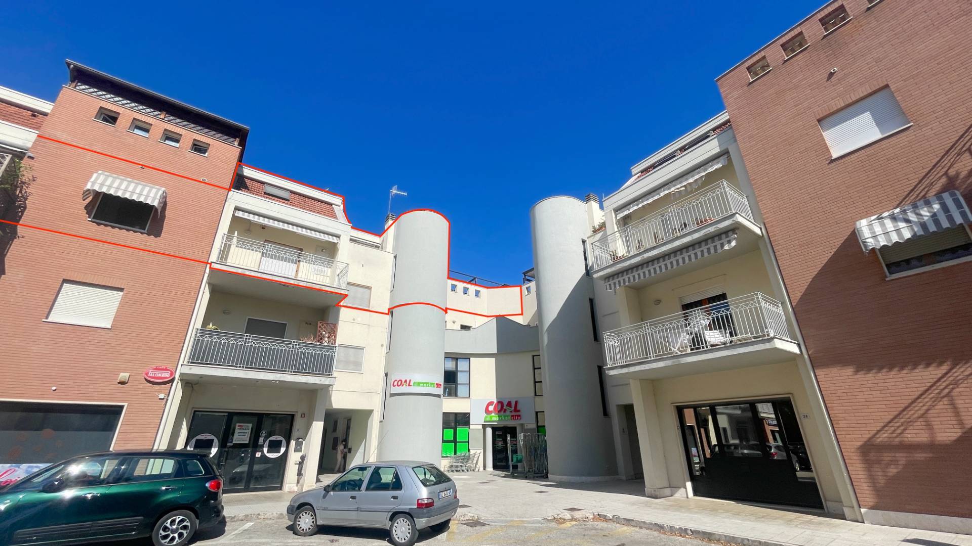 Immagine 43 di Appartamento in vendita  in Piazza Kolbe 6 a San Benedetto Del Tronto
