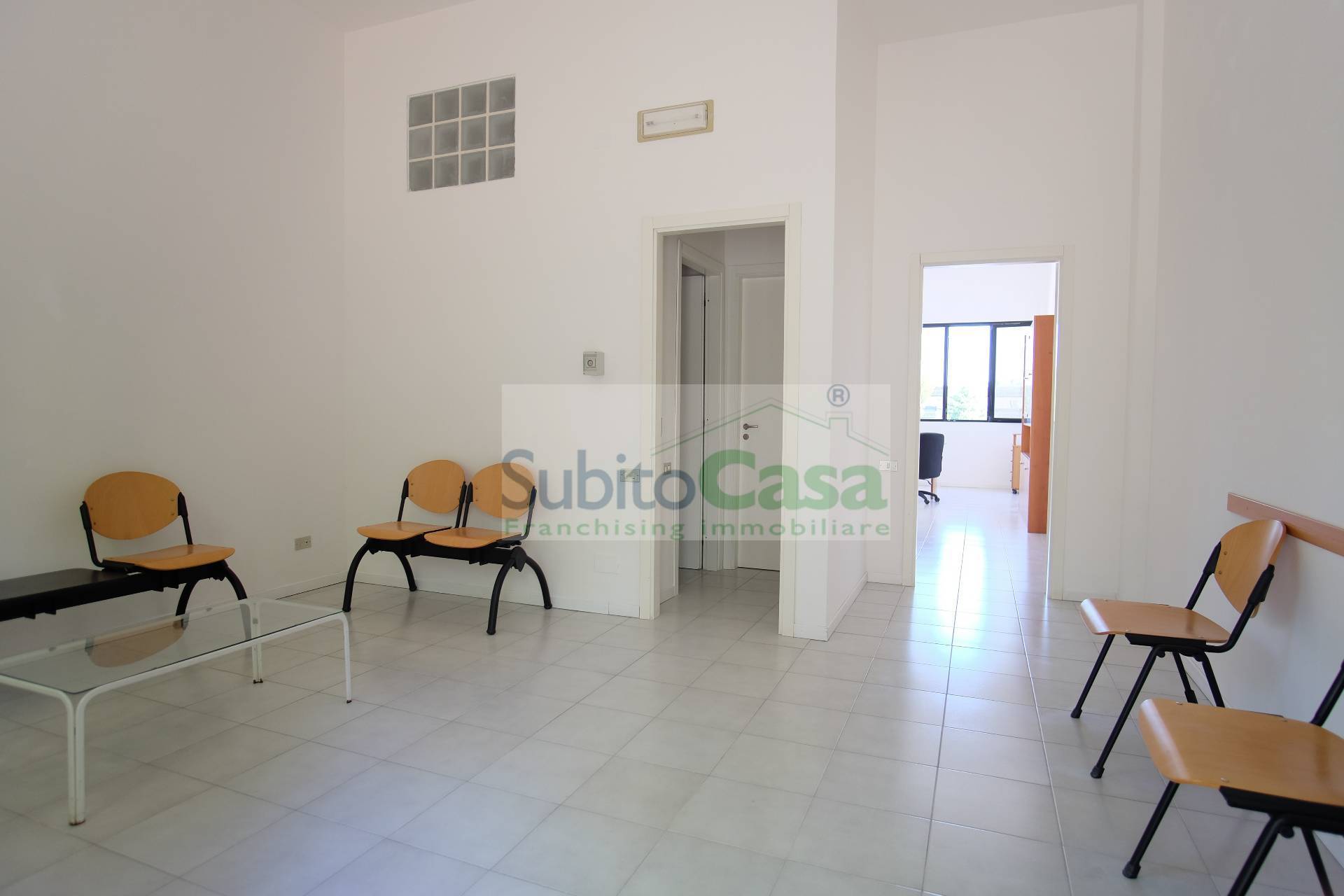 Immagine 7 di Ufficio in vendita  in Via Giuseppe Verdi a Chieti